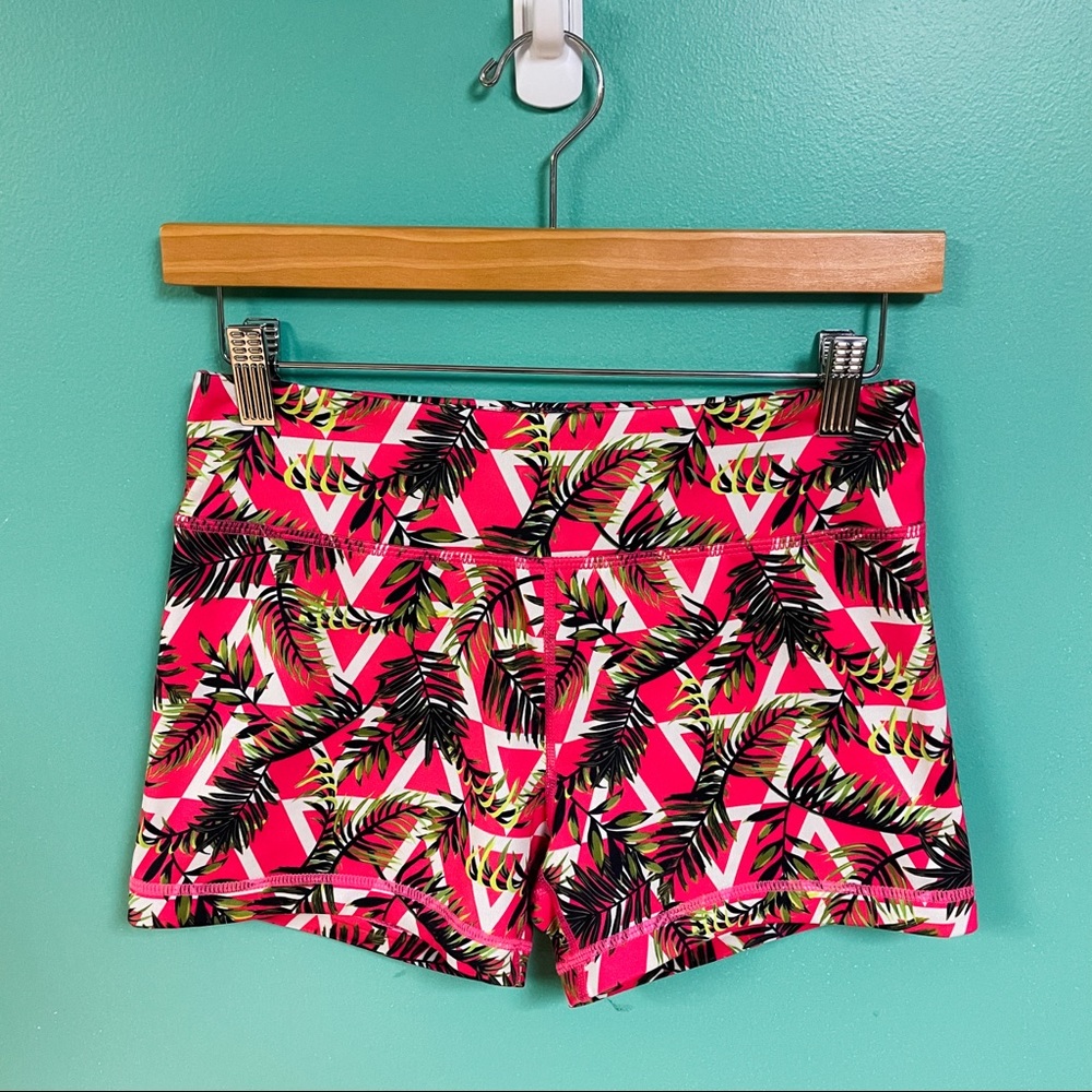 IAB MFG 3” No Ride Squat Proof Pink Fern Leaves Athletic Shorts Womens Size 8
